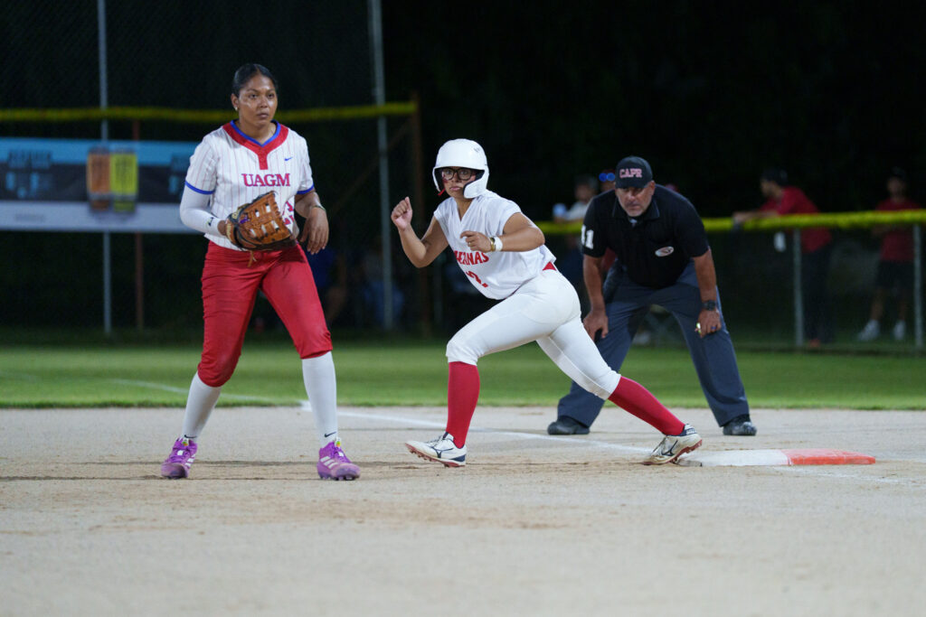 natalia del valle, primera base de la uagm, bateó de 4 2 e impulsó las cuatro carreras de su equipo taíno. (luis ortiz lai)