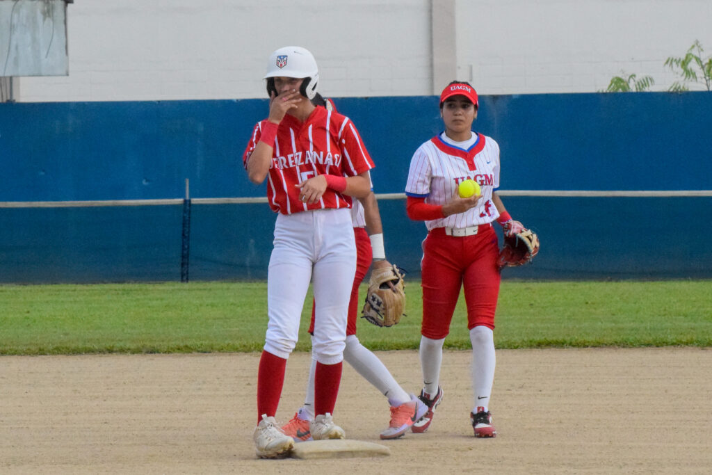 todo o nada en el sóftbol femenino. (lai)