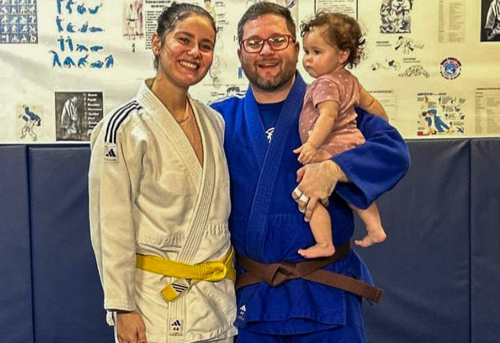 una familia judoca. aurora con sus papás joanelli farinacci y rafael díaz.jpg (suministrada)