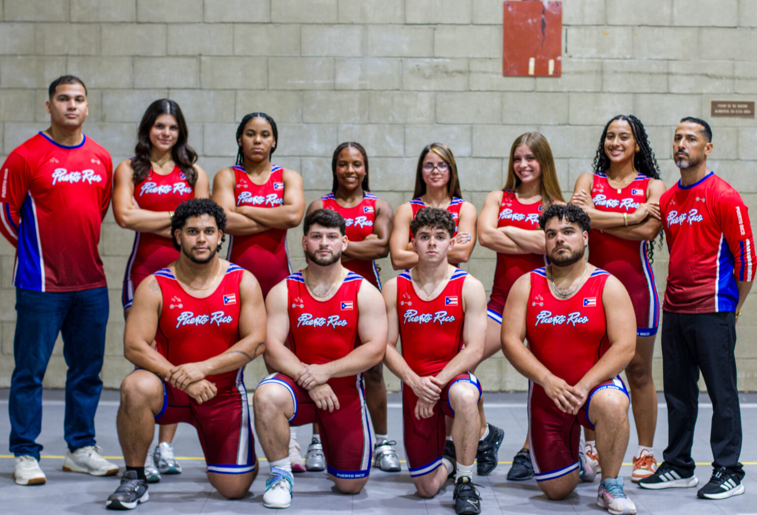 el equipo de levantados de pesas que competirá en el campeonato mundiual de fisu. (cristina isabel torres para lai)