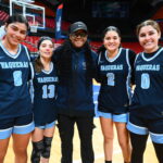 en el centro rodsan rodríguez con el equipo campeón de la edición en el 2025 del campeonato de 3x3 de la lai. (lai)