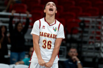 las delfinas de la usc ganan su primera medalla en la historia del baloncesto universitario durante el torneo de 3x3 de la lai.jpg (luis ortiz lai)