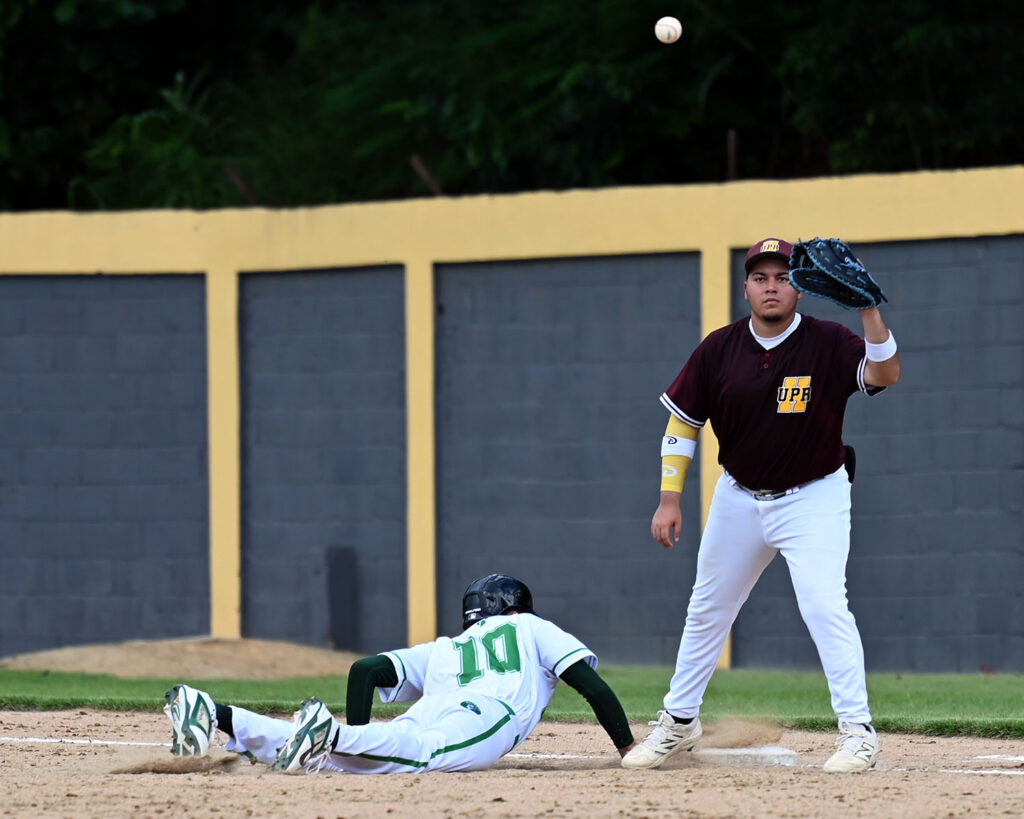 el béisbol sigue su calendario con pocas interrupciones por lluevia. (luis f. minguela lai)
