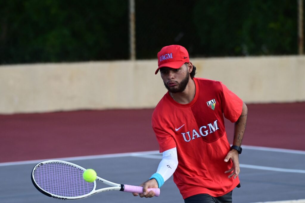 la uagm está liderando la rama masculina del tenis. (archivo lai)
